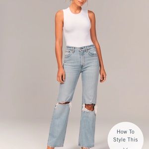 Abercrombie & Fitch Curve Love 90s Ultra High Rise Relaxed Jeans Light Wash 29